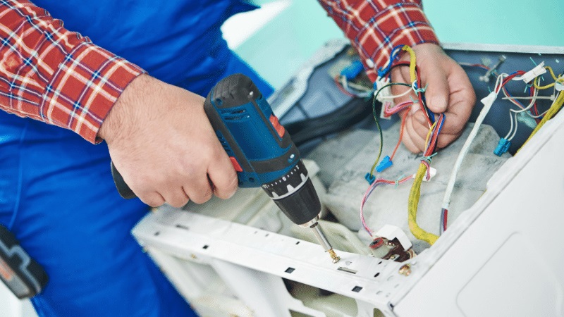 Karapürçek Ukinox Ukinox çamaşır makinesi kart tamiri – Su almama arızası orijinal parça ile giderildi. - Teknik servis örneği